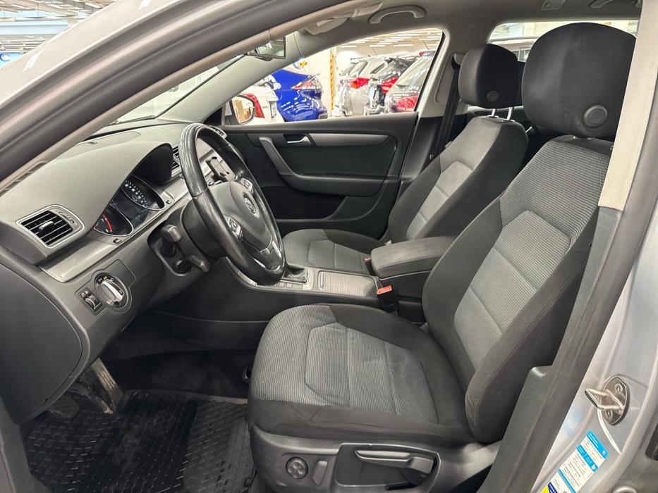 VOLKSWAGEN Passat 2012