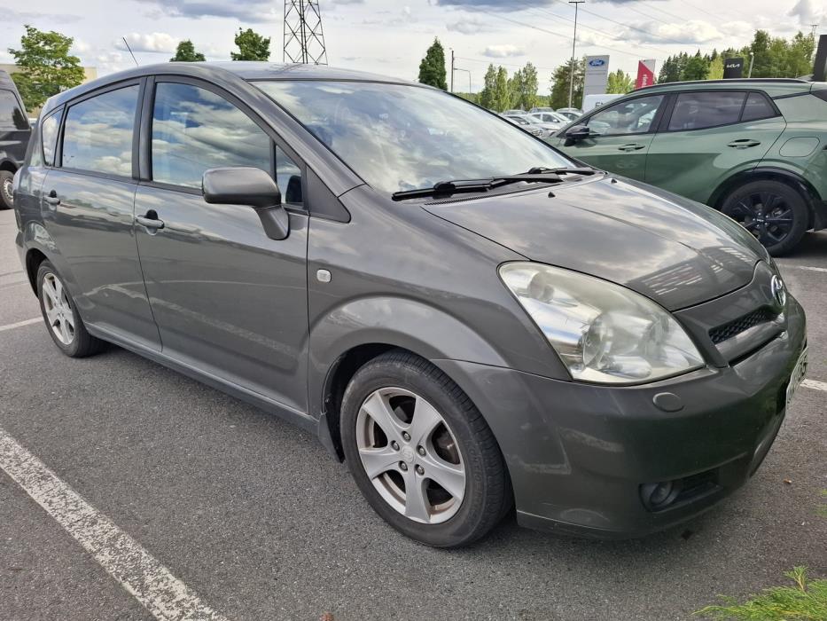 TOYOTA Corolla Verso 2005