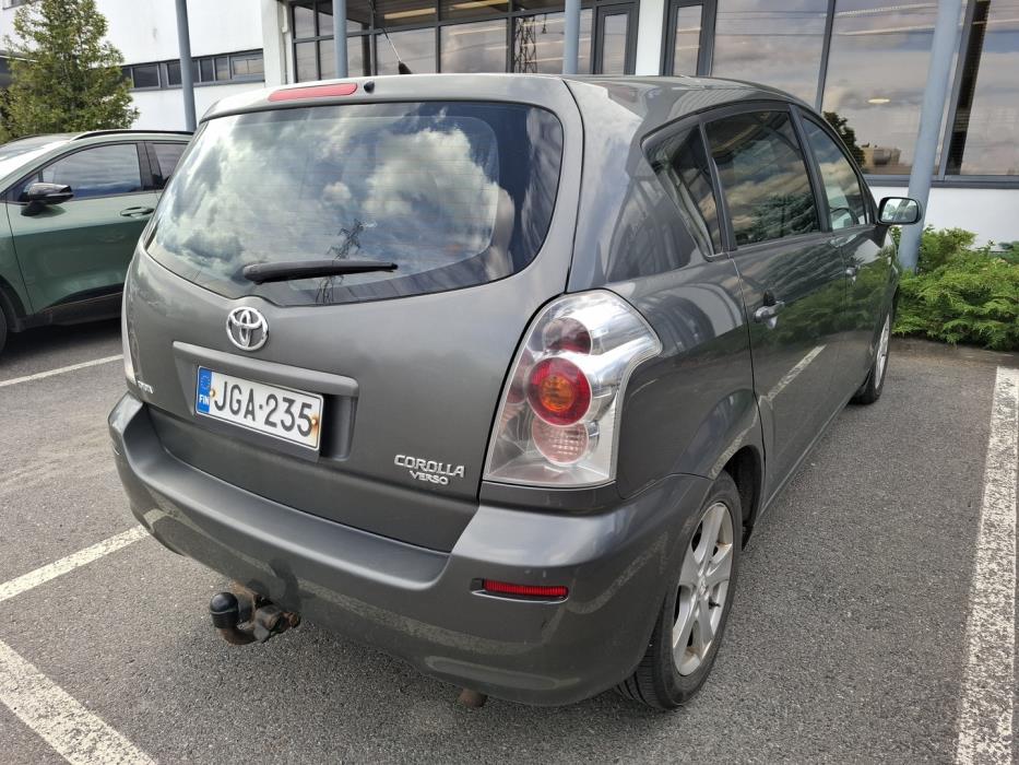 TOYOTA Corolla Verso 2005
