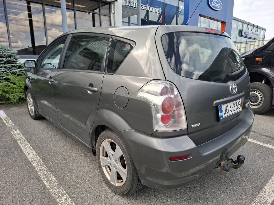 TOYOTA Corolla Verso 2005