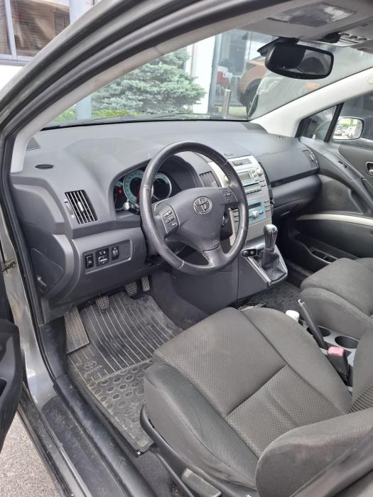 TOYOTA Corolla Verso 2005