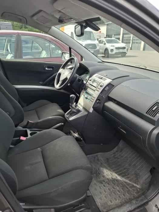 TOYOTA Corolla Verso 2005