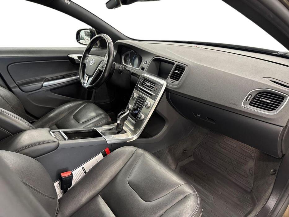 VOLVO V60 Cross Country 2016