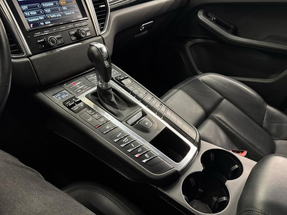 PORSCHE Macan 2014
