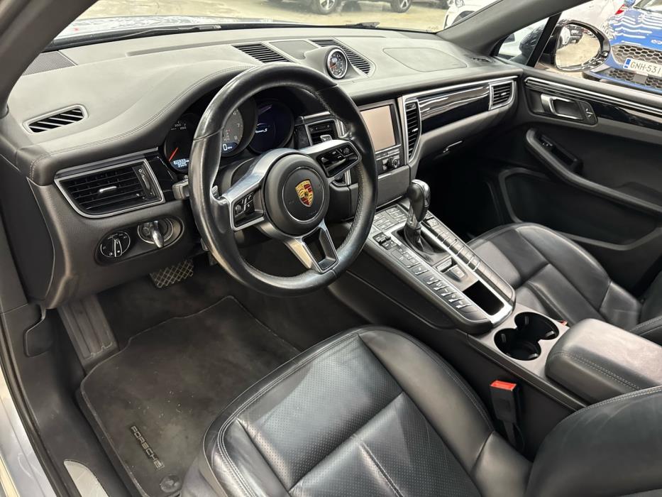PORSCHE Macan 2014