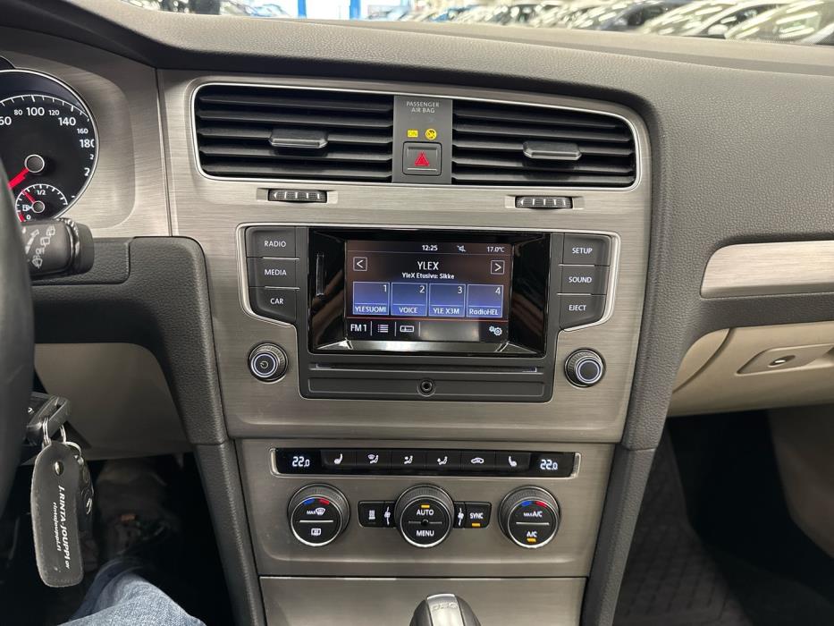 VOLKSWAGEN Golf 2014