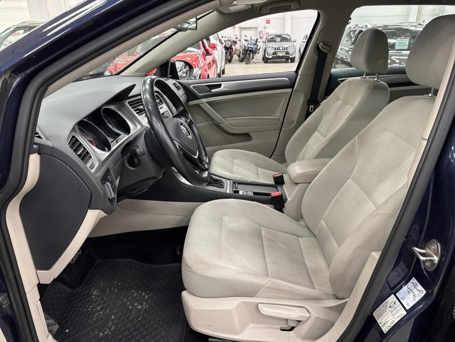 VOLKSWAGEN Golf 2014