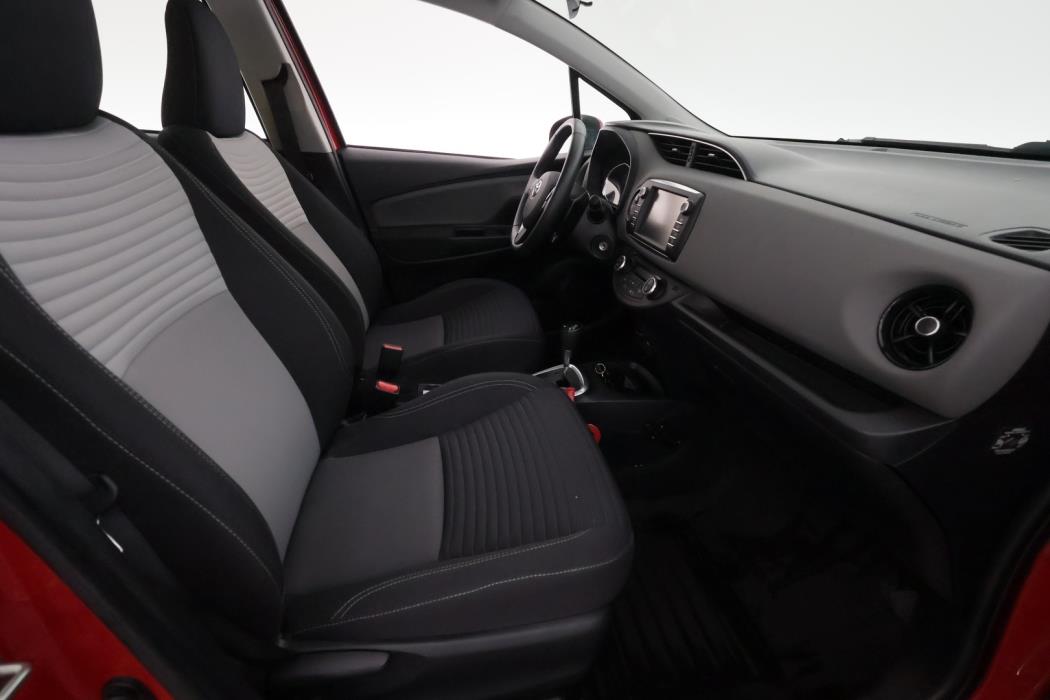 TOYOTA Yaris 2017