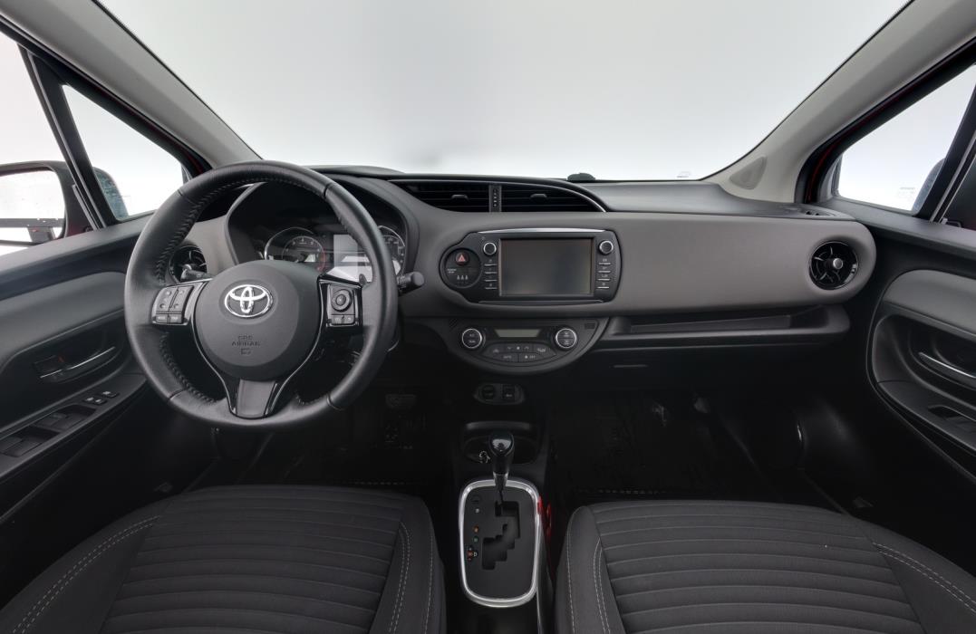 TOYOTA Yaris 2017