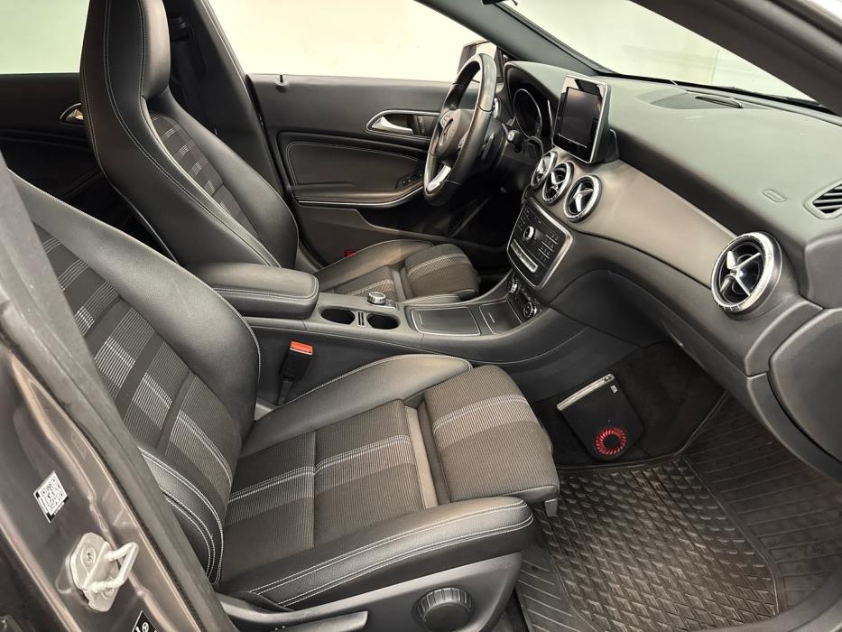 MERCEDES-BENZ CLA 2017