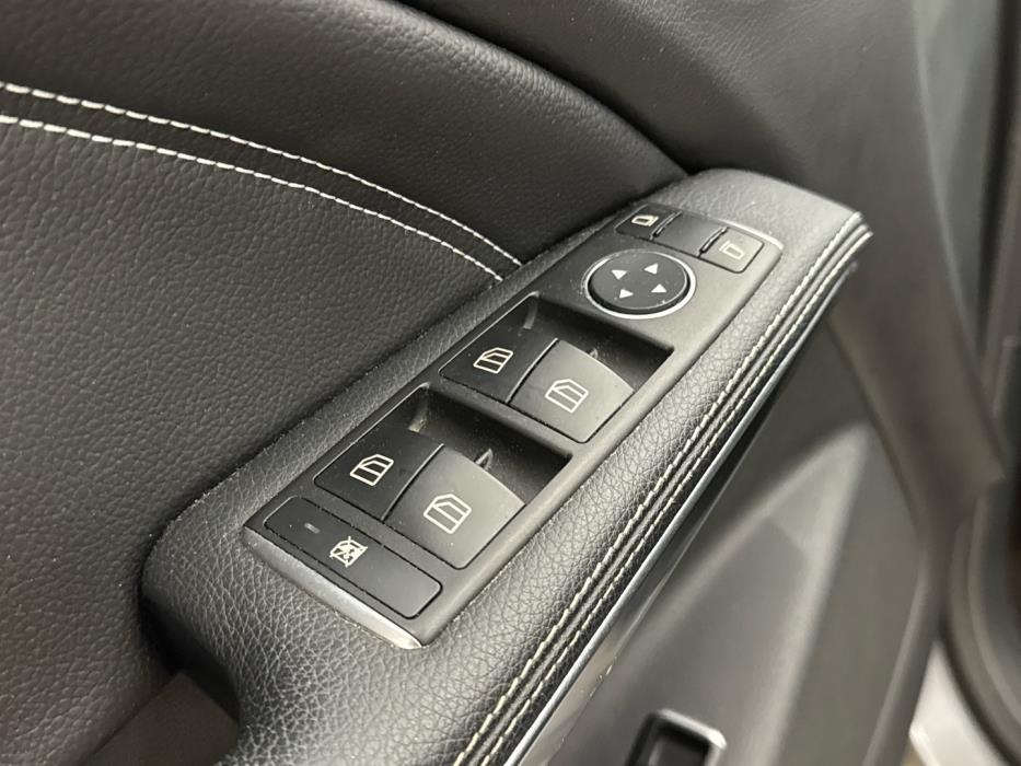 MERCEDES-BENZ CLA 2017