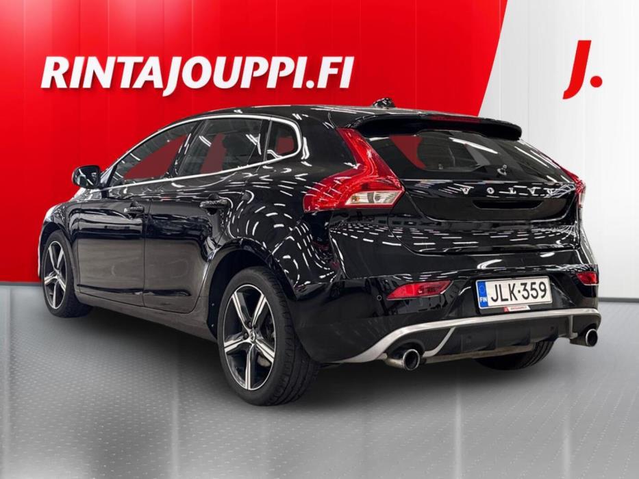 VOLVO V40 2016