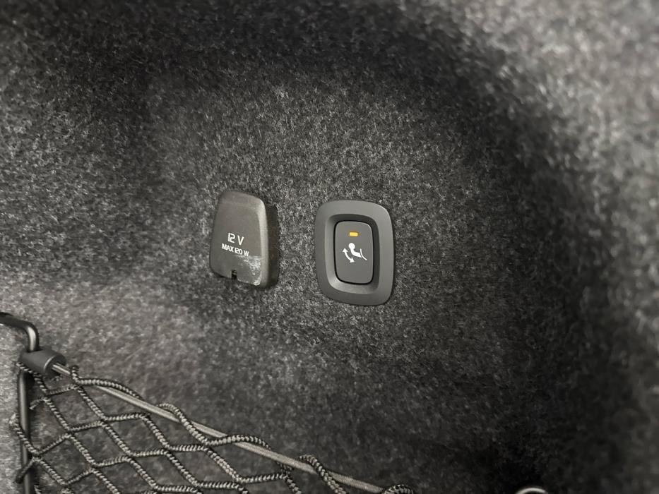 VOLVO S60 2023