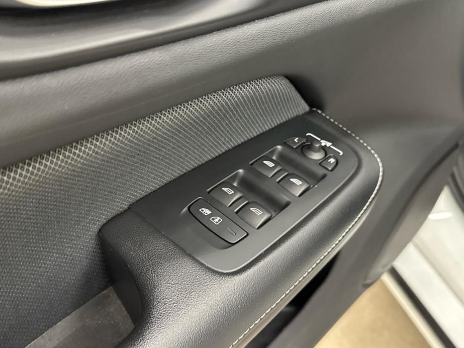 VOLVO S60 2023