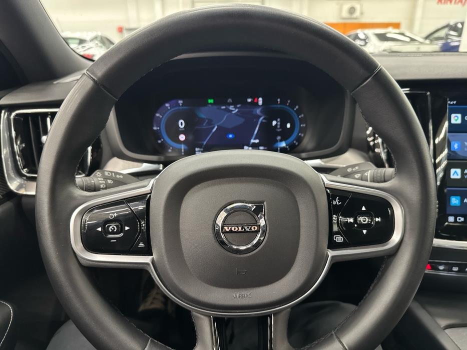 VOLVO S60 2023