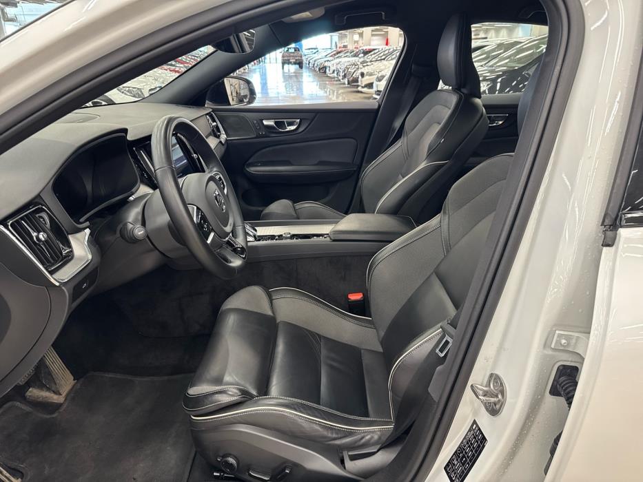 VOLVO S60 2023