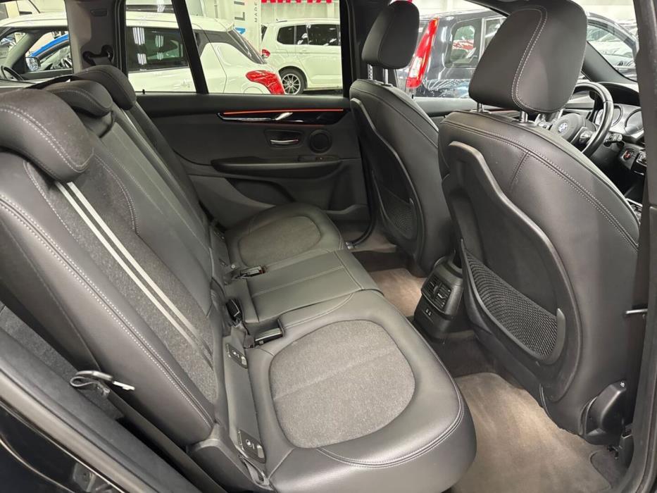 BMW 218 2022