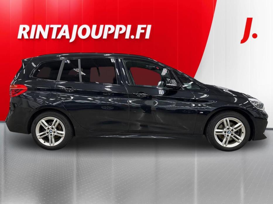 BMW 218 2022