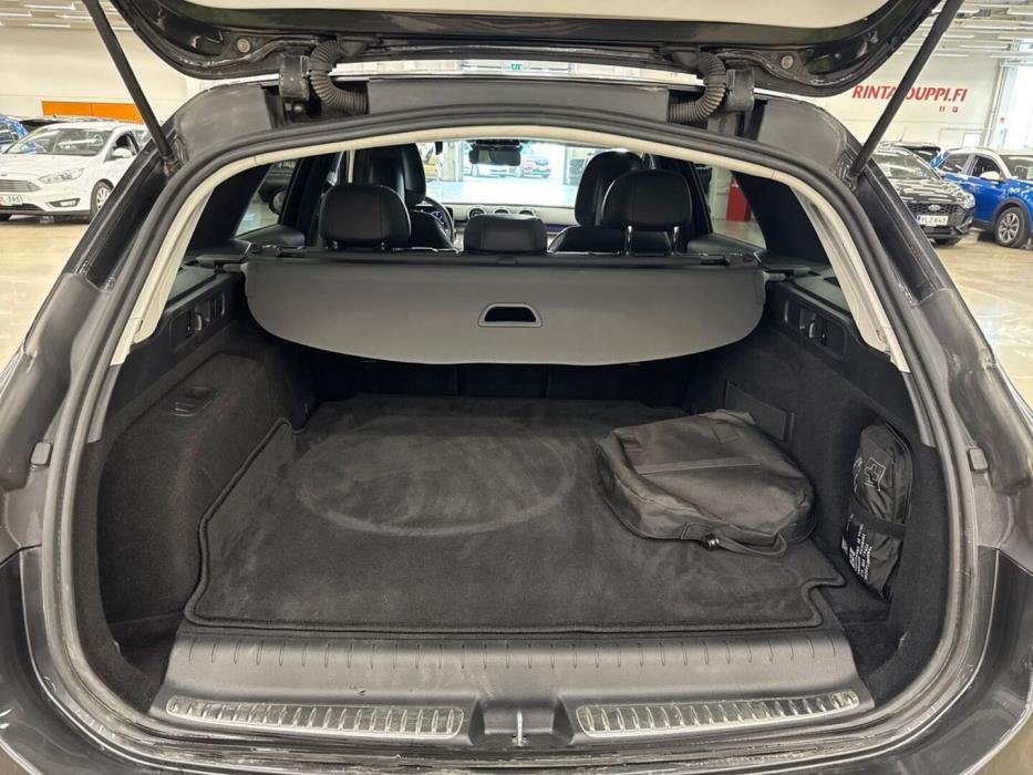 MERCEDES-BENZ C 2022