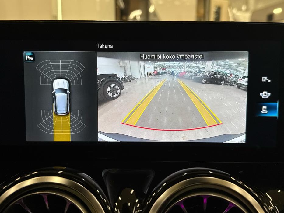 MERCEDES-BENZ EQB 2022