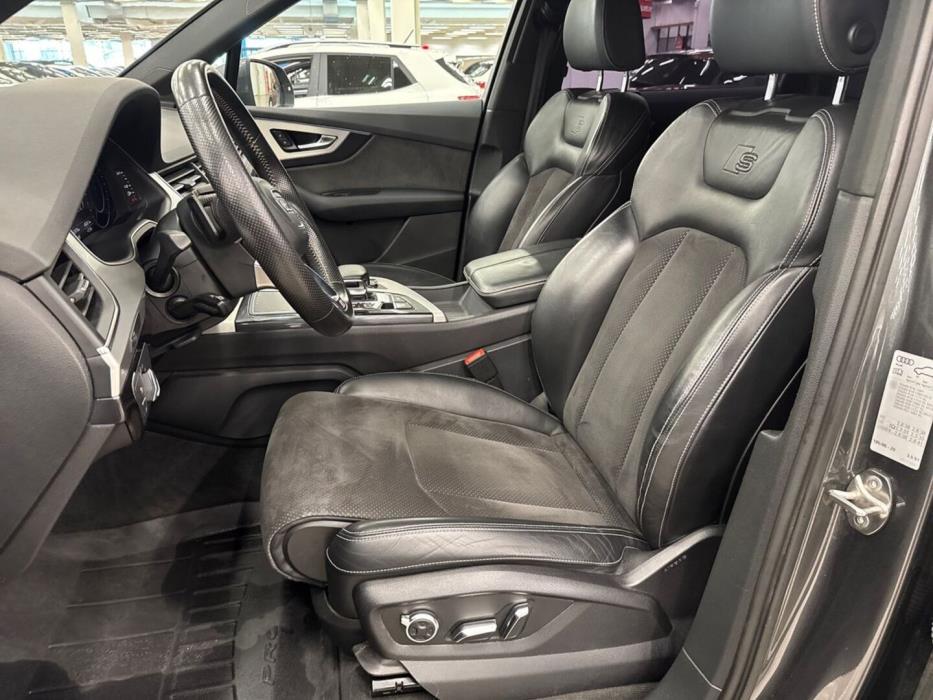AUDI Q7 2015