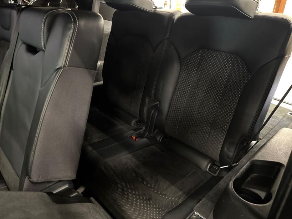 AUDI Q7 2015