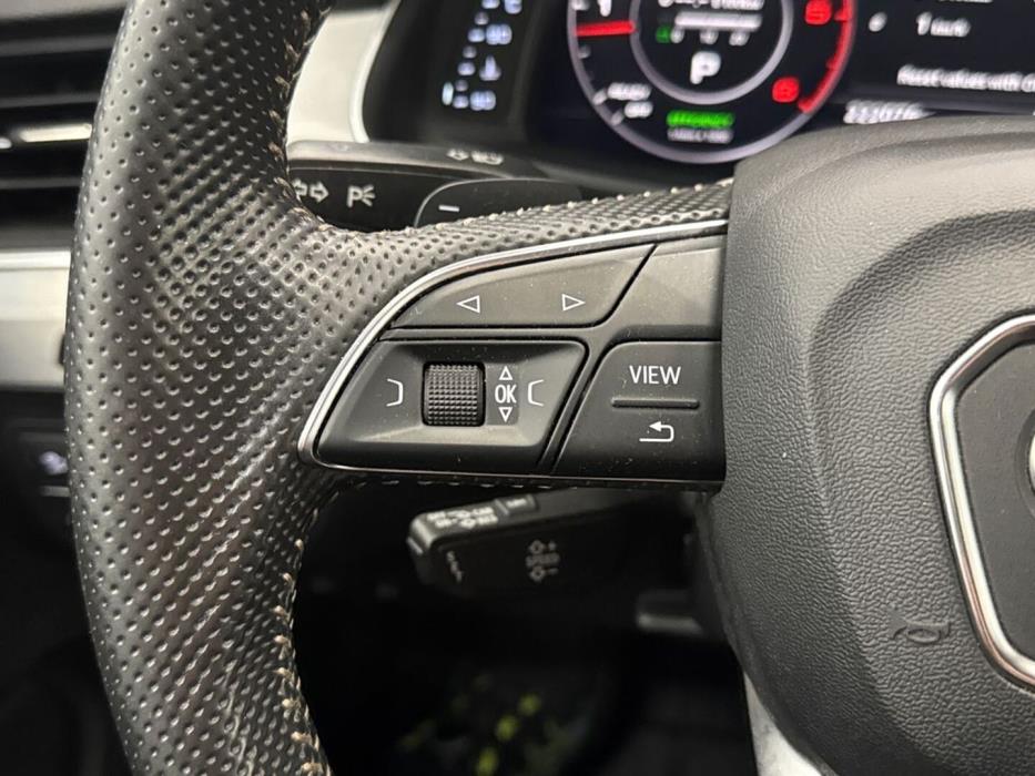 AUDI Q7 2015