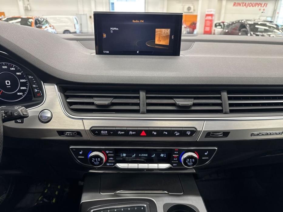 AUDI Q7 2015