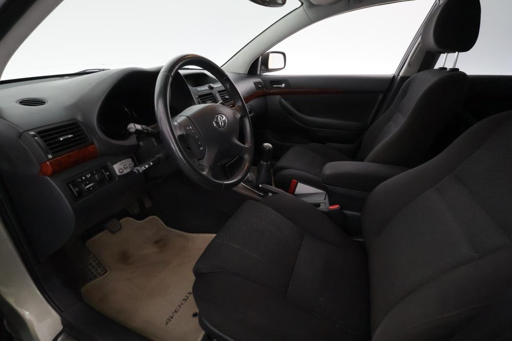 TOYOTA Avensis 2005