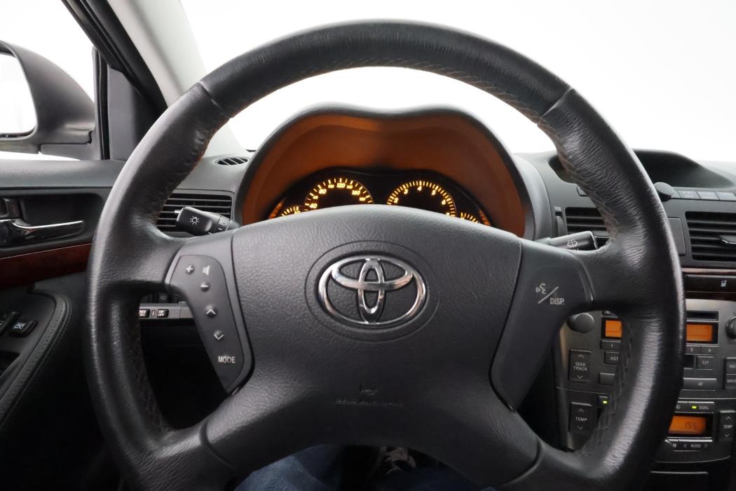 TOYOTA Avensis 2005
