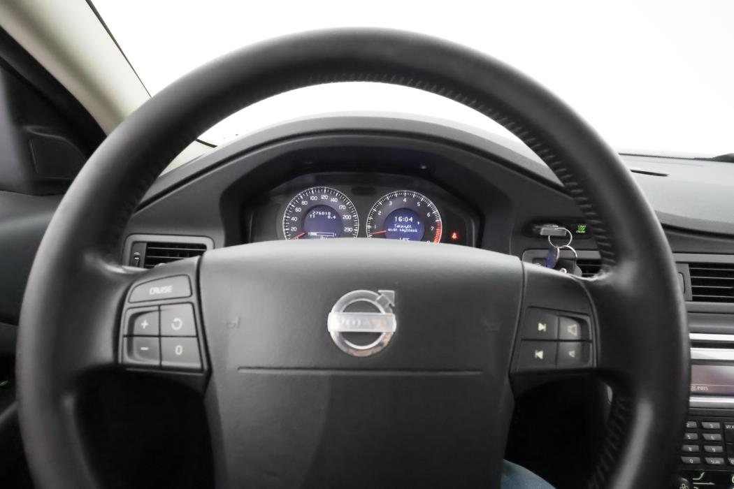 VOLVO V70 2008