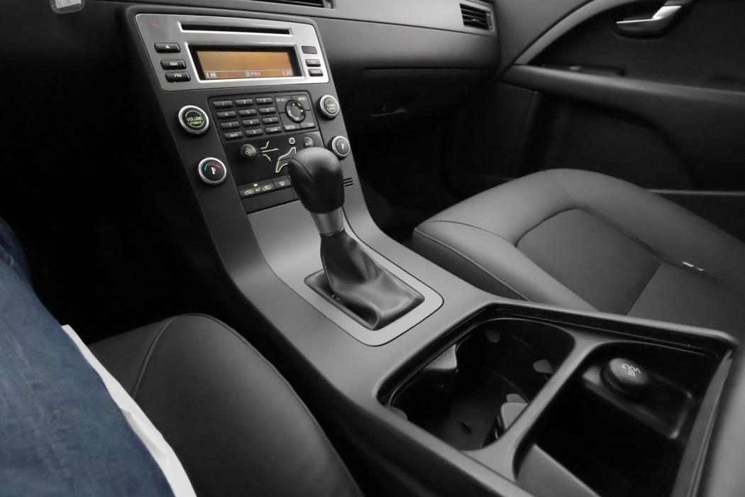VOLVO V70 2008