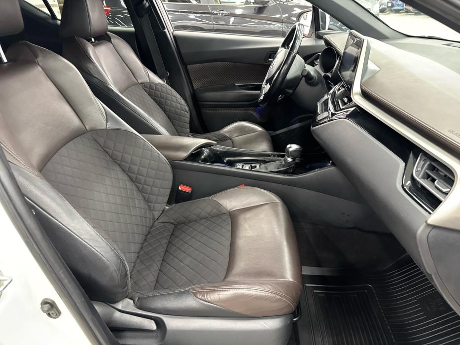 TOYOTA C-HR 2017