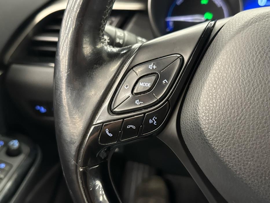 TOYOTA C-HR 2017
