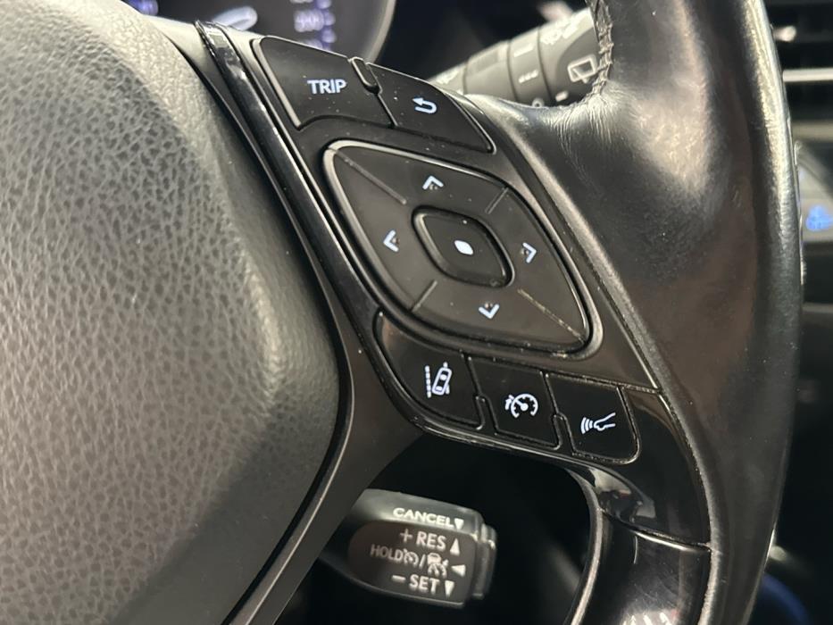 TOYOTA C-HR 2017