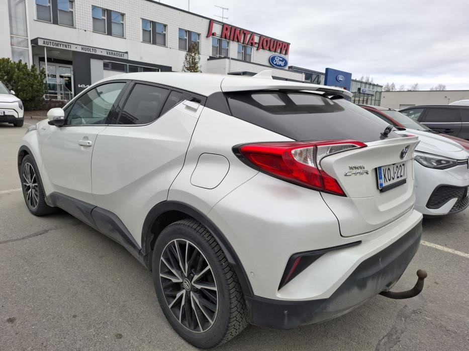TOYOTA C-HR 2017