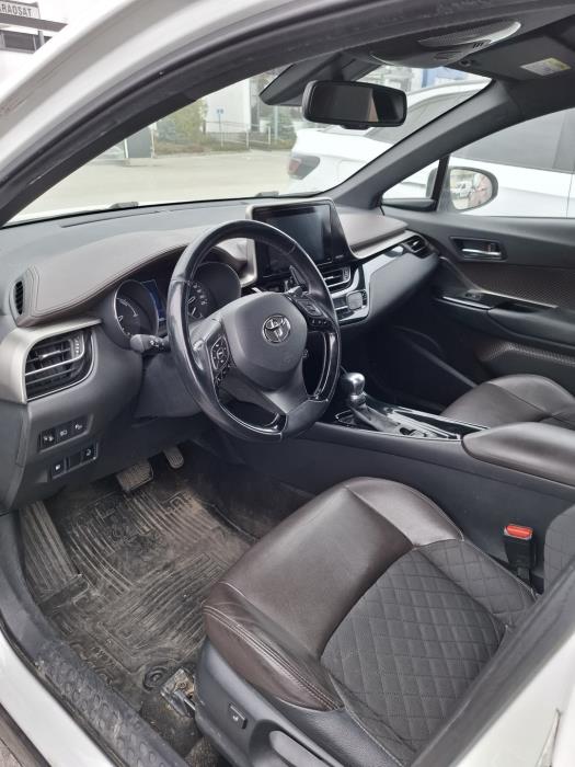TOYOTA C-HR 2017