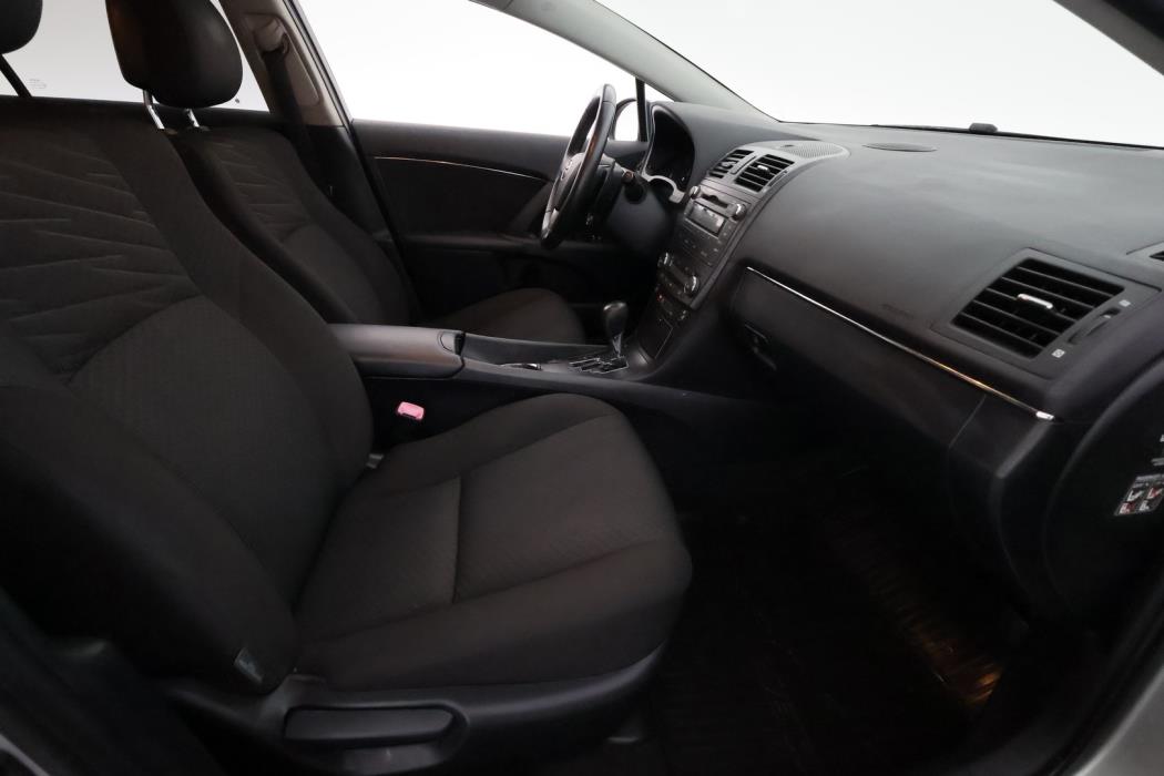 TOYOTA Avensis 2009