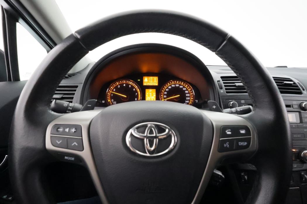 TOYOTA Avensis 2009