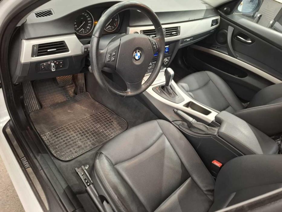 BMW 323 2009
