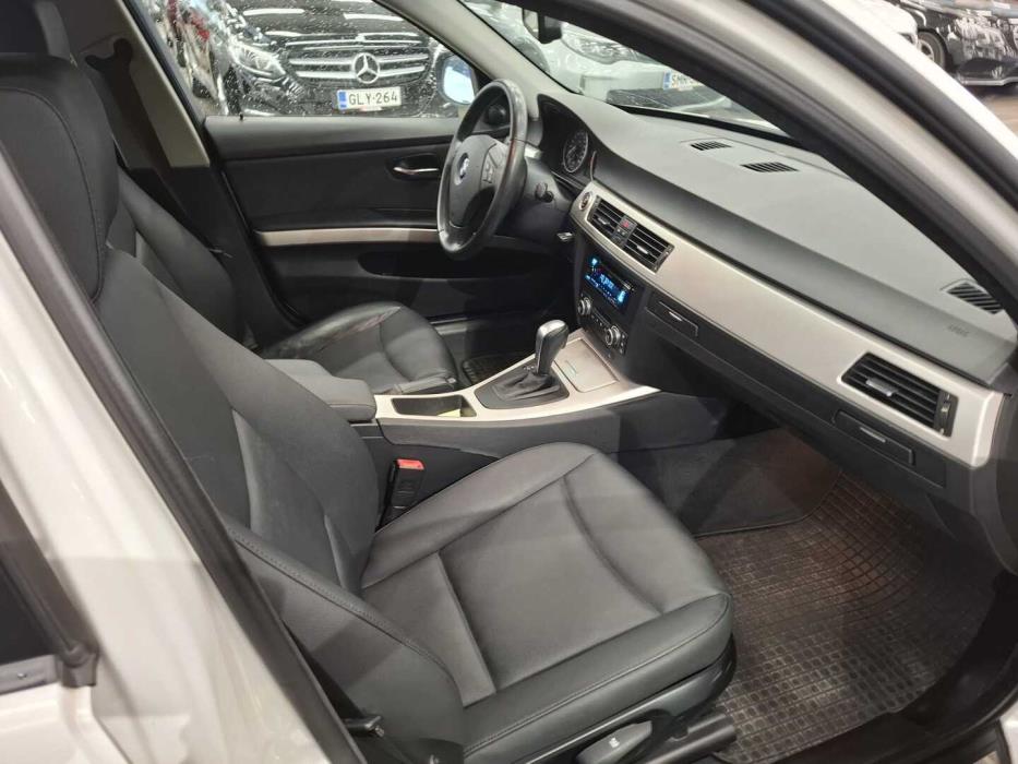 BMW 323 2009