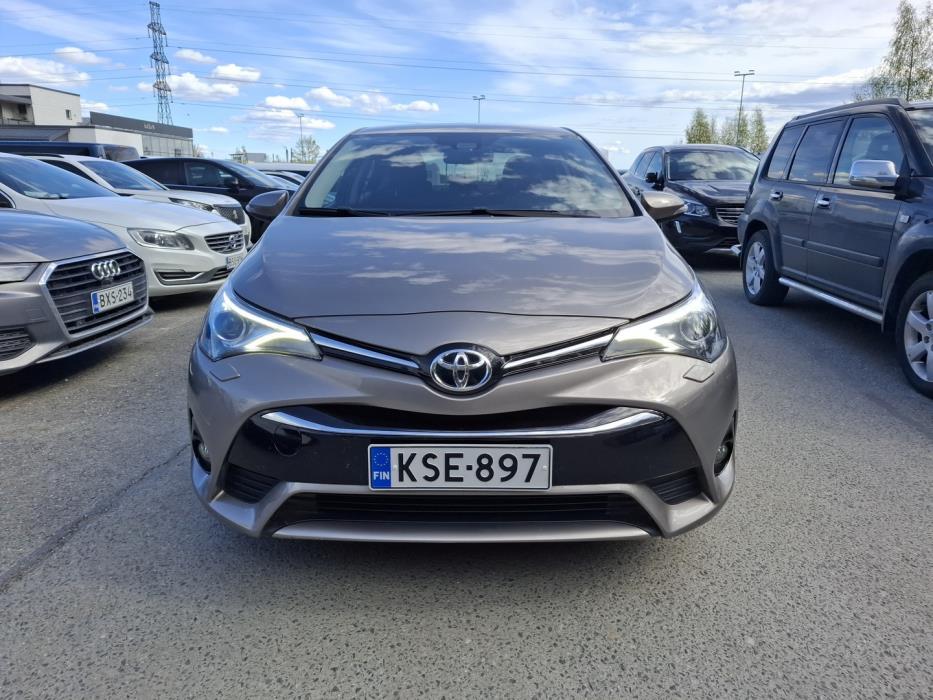 TOYOTA Avensis 2016