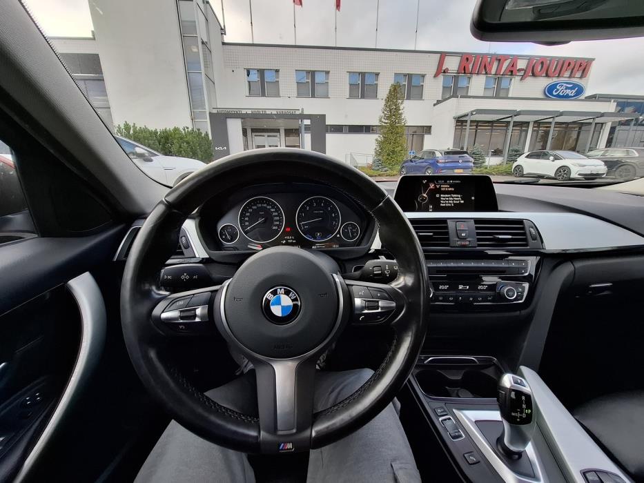 BMW 330 2017