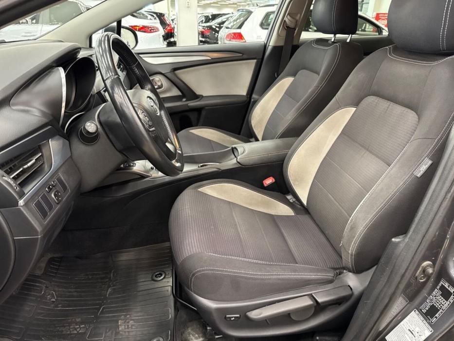 TOYOTA Avensis 2017