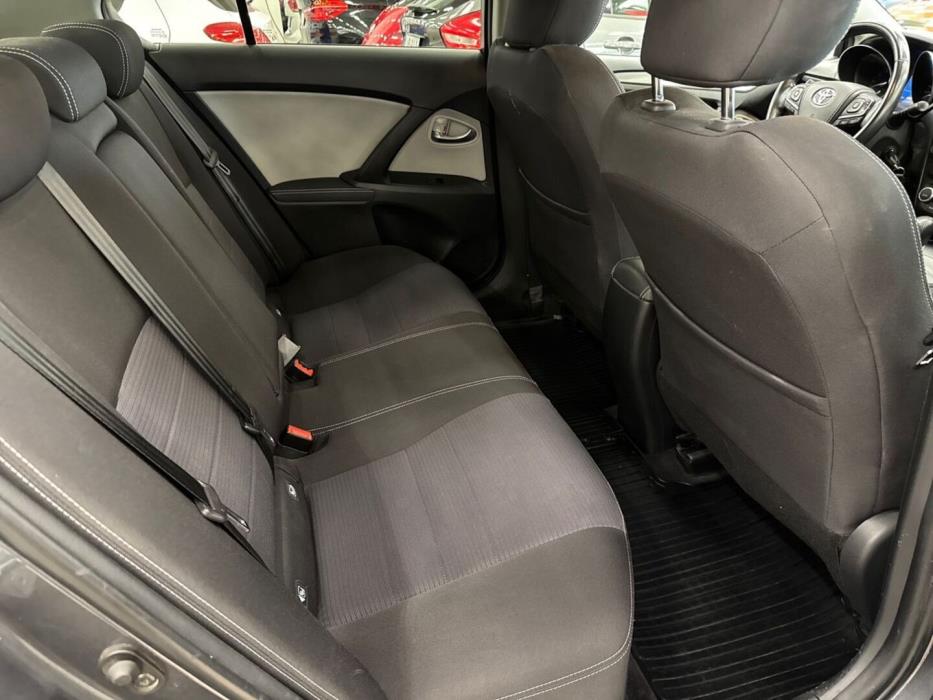 TOYOTA Avensis 2017