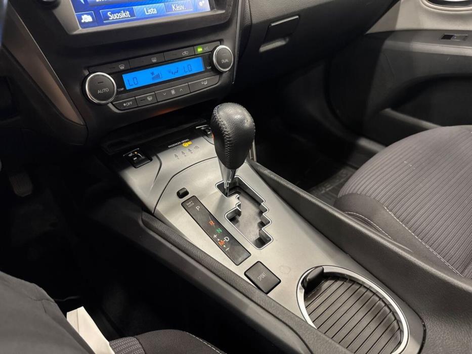 TOYOTA Avensis 2017
