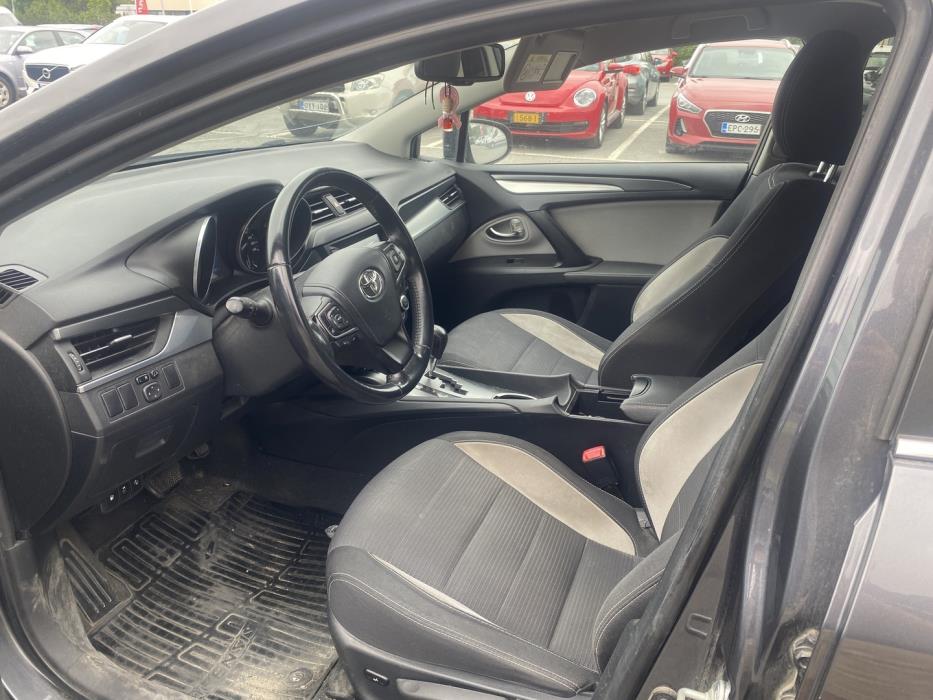 TOYOTA Avensis 2017