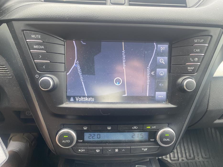 TOYOTA Avensis 2017