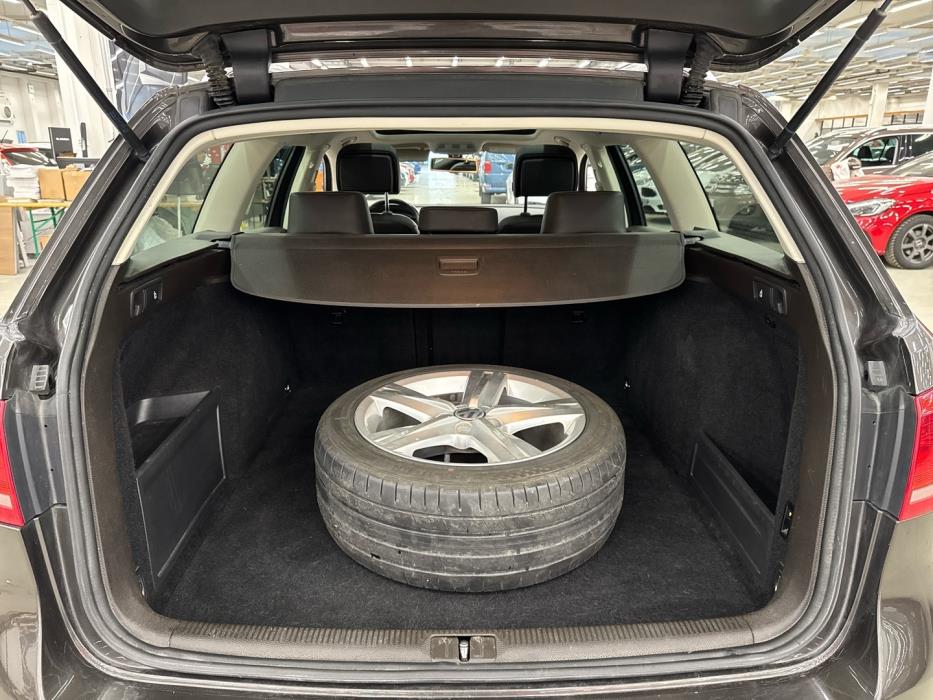 VOLKSWAGEN Passat 2012