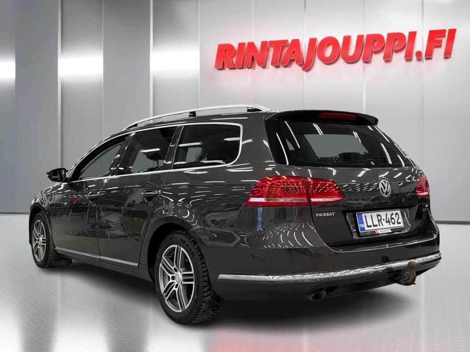 VOLKSWAGEN Passat 2012